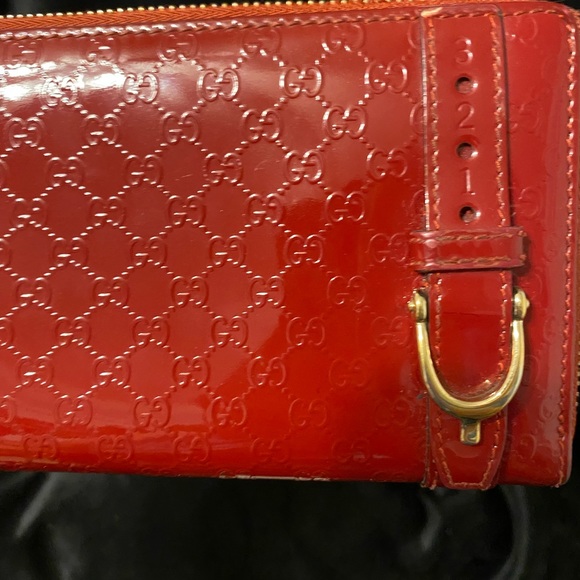 Gucci Zipper Red Wallet w/box - Picture 7 of 11